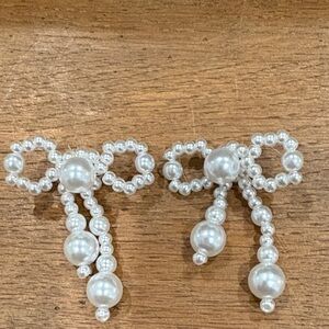 Free People Pearl Bow Earrings